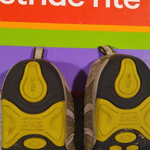Stride Rite shoes 6.5m - Picture 7 of 8